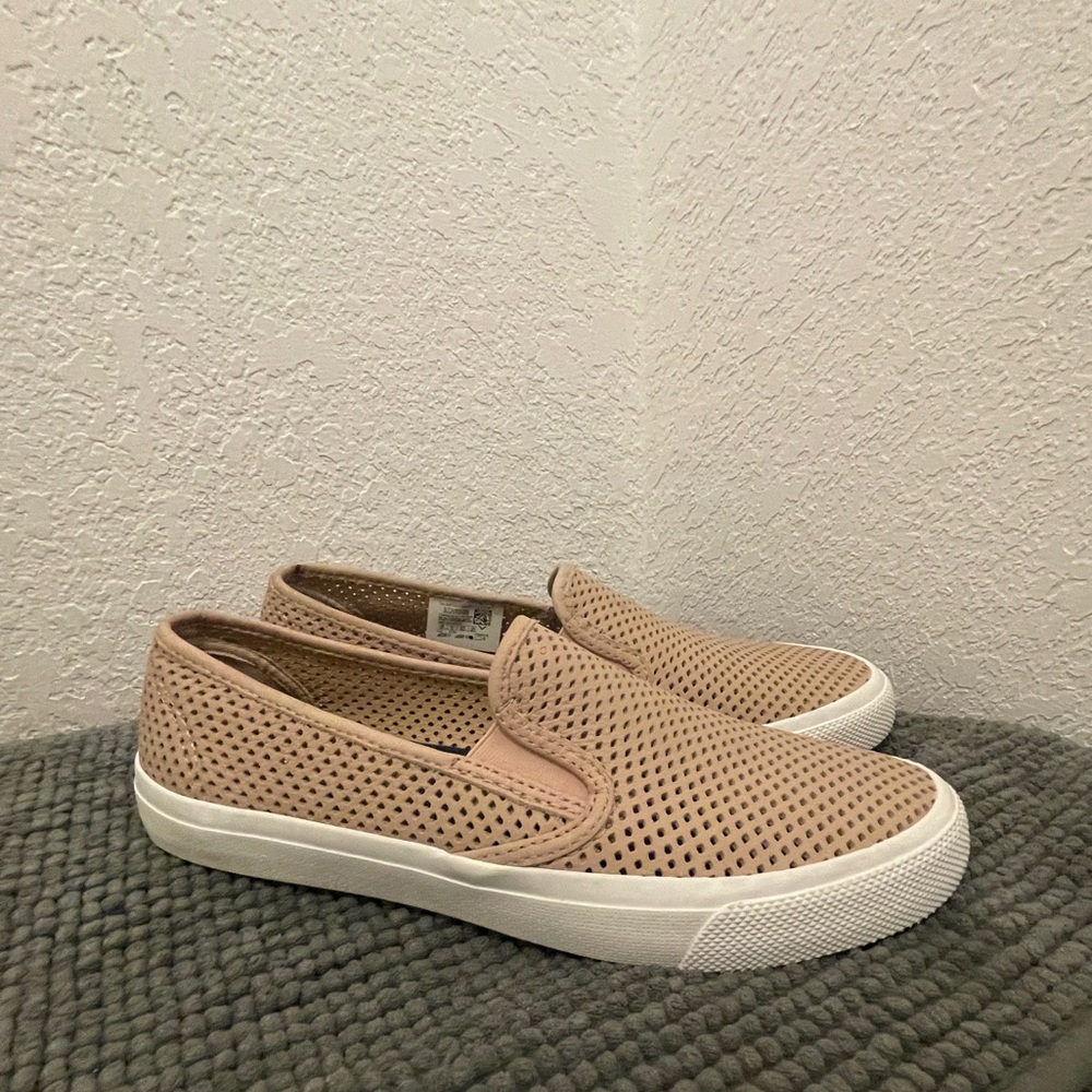 Women’s Sperry Crest Twin Gore Scalloped Perf Shoes